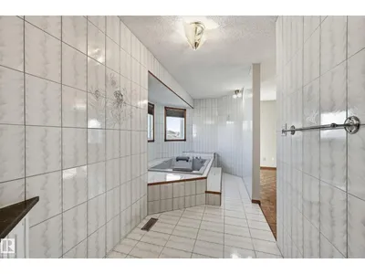 7708 158 AV NW photo 20