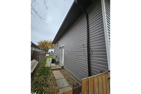 12906-12908 68 ST NW photo 3