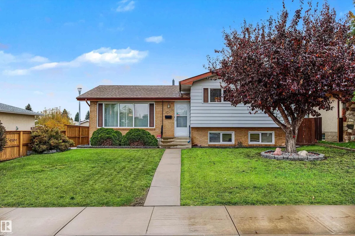 7336 147 AV NW NW exterior
