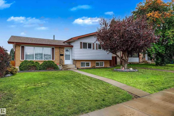 7336 147 AV NW NW photo 2