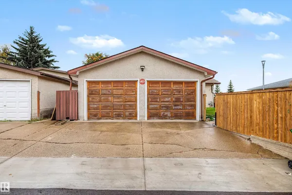 7336 147 AV NW NW photo 3