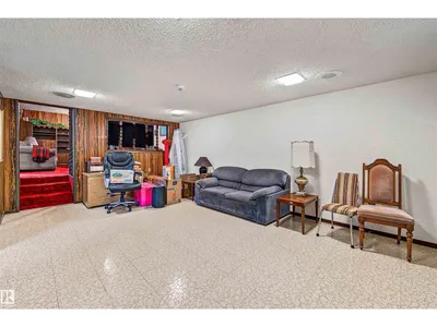7336 147 AV NW NW photo 38