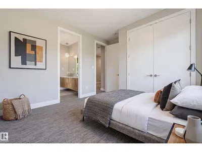 9235 148 ST NW photo 40