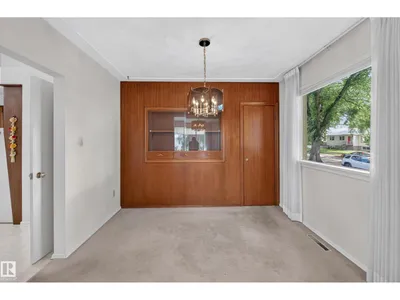 7704 104 AV NW photo 11