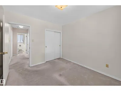7704 104 AV NW photo 23