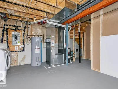 4205 30 ST NW photo 24