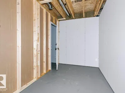 4205 30 ST NW photo 27