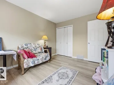 22 BONIN photo 29