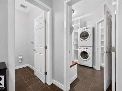 6703 20 AV SW photo 14
