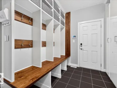 6703 20 AV SW photo 12
