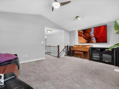 6703 20 AV SW photo 21