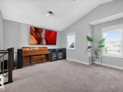 6703 20 AV SW photo 20