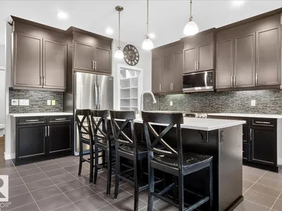 6703 20 AV SW photo 4