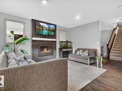 6703 20 AV SW photo 6