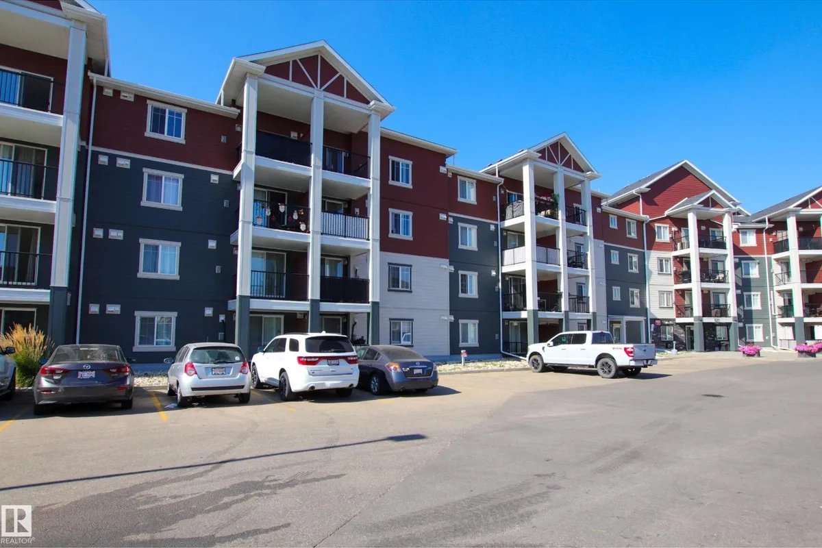 #125 920 156 ST NW exterior