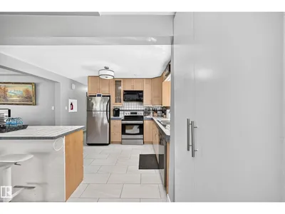 10139 74 ST NW photo 11