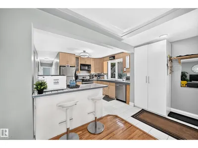 10139 74 ST NW photo 13