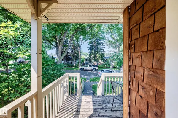 10139 74 ST NW photo 2