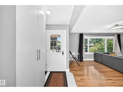 10139 74 ST NW photo 5