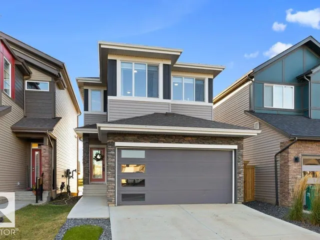 10 NOUVEAU DR, St. Albert