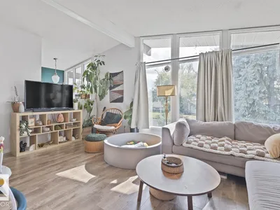 8808 43 AV NW photo 4
