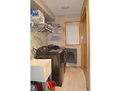 11511 9 AV NW photo 11