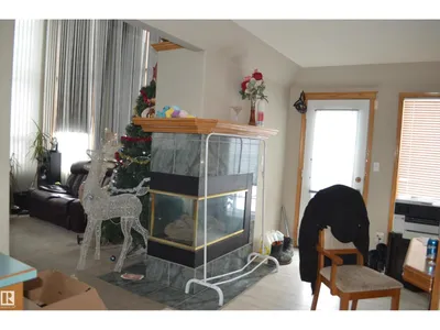 11511 9 AV NW photo 6