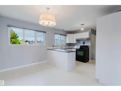 10138 62 ST NW photo 5