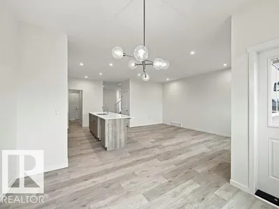 9332 230 ST NW photo 17