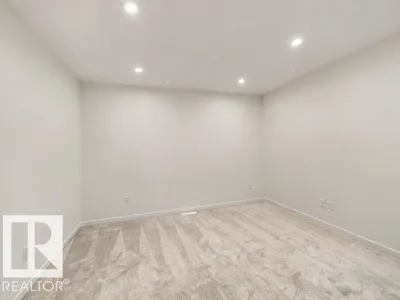 9332 230 ST NW photo 27
