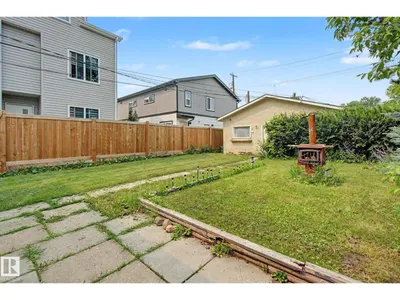 8710 83 AV NW photo 18