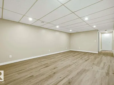 20 GALAXY WY photo 34