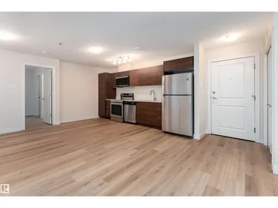 #105C 9517 160 AV NW photo 16