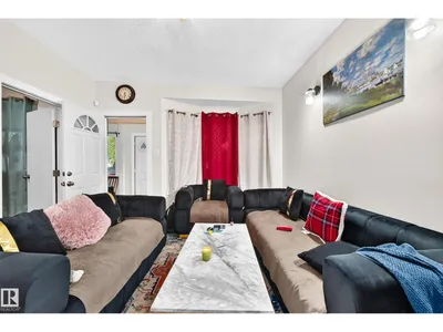 12156 92 ST NW photo 5