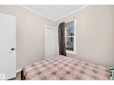 12156 92 ST NW photo 9