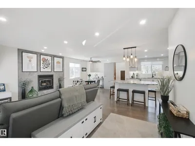 3508 106A ST NW photo 5