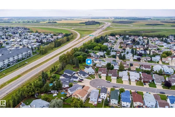 9540 178 AV NW photo 3