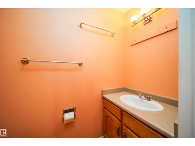9540 178 AV NW photo 37