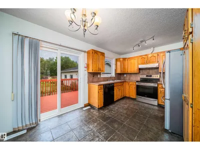 9540 178 AV NW photo 31