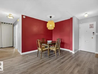 #405 10011 116 ST NW photo 16