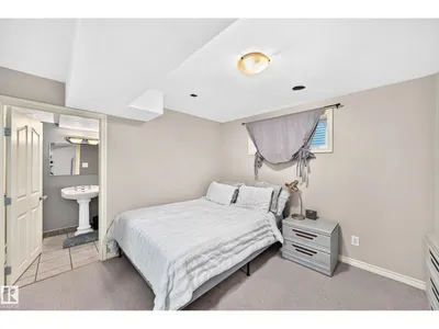 4720 202 ST NW photo 39