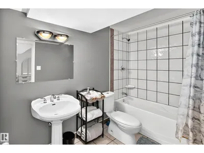 4720 202 ST NW photo 41