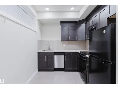 8104 224 ST NW photo 36
