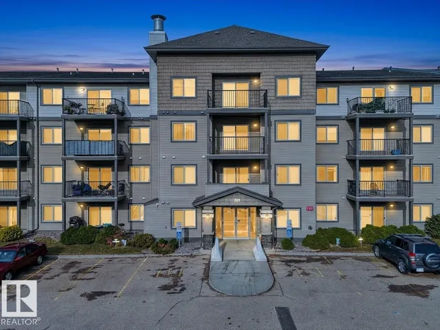 #338 301 CLARVIEW STATION DR NW, Edmonton