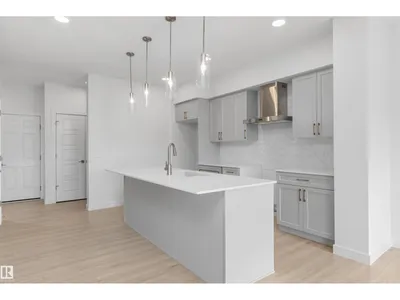 19005 24 AV NW photo 8