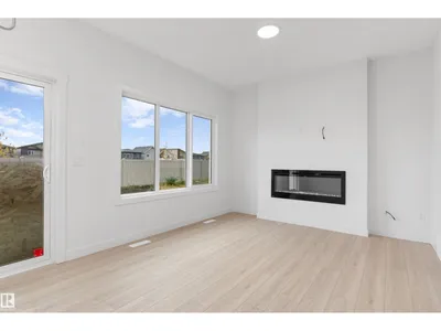 19005 24 AV NW photo 17
