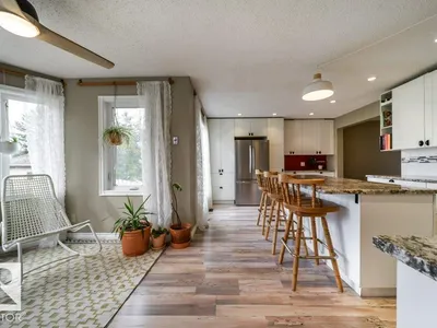 3815 36 AV NW photo 26