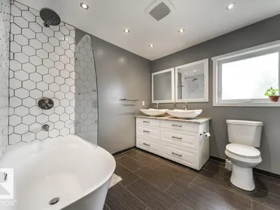 3815 36 AV NW photo 42