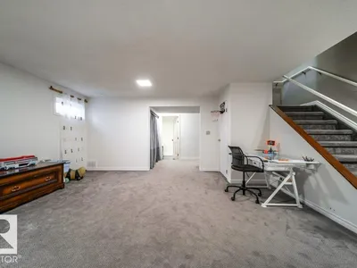 3815 36 AV NW photo 62
