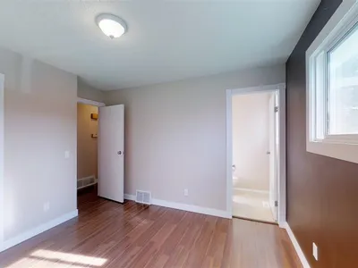 3431 42 ST NW photo 14